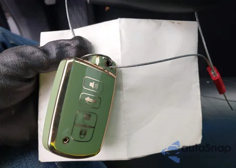 2018 Toyota Highlander Xle from USA, damaged, VIN 5TDJZRFH6JS559269